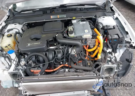 2020 Ford Fusion Hybrid Titanium z USA, uszkodzony, nr VIN 3FA6P0RU6LR234634